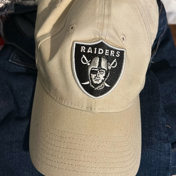 Las Vegas (Oakland) Raiders New Era 59FIFTY Hat beige - Picture 1 of 7